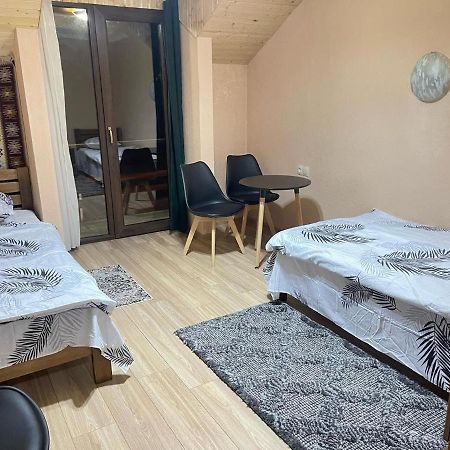 גודאורי Bismillah Hotel And Restaurent מראה חיצוני תמונה