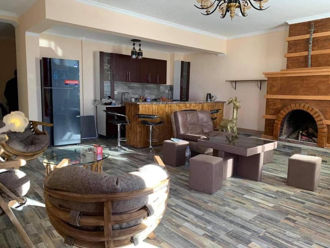 גודאורי Bismillah Hotel And Restaurent מראה חיצוני תמונה