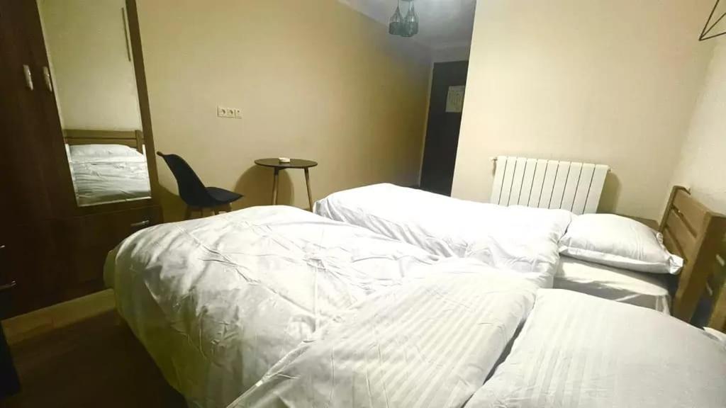 גודאורי Bismillah Hotel And Restaurent מראה חיצוני תמונה