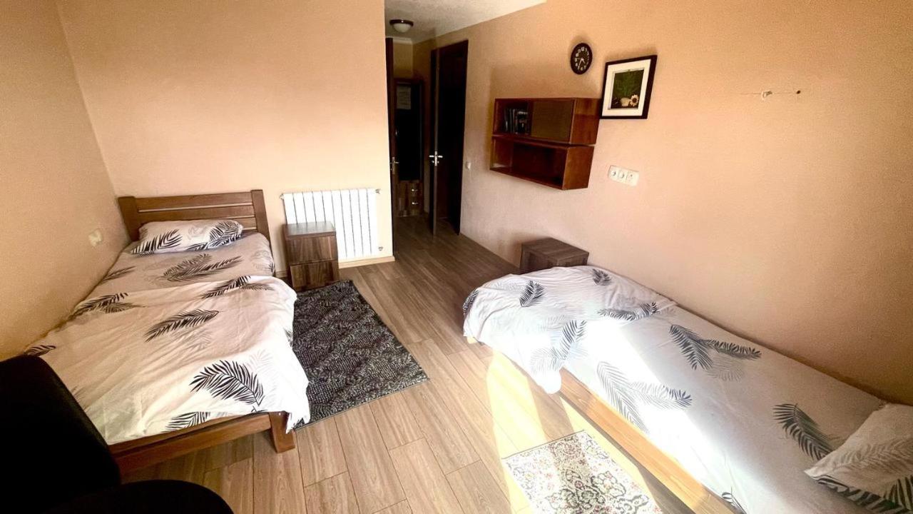 גודאורי Bismillah Hotel And Restaurent מראה חיצוני תמונה