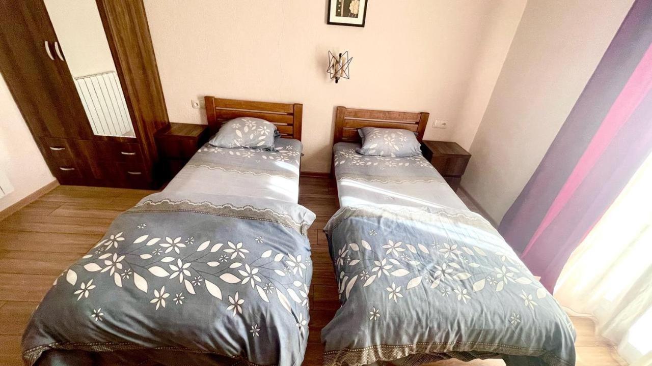 גודאורי Bismillah Hotel And Restaurent מראה חיצוני תמונה
