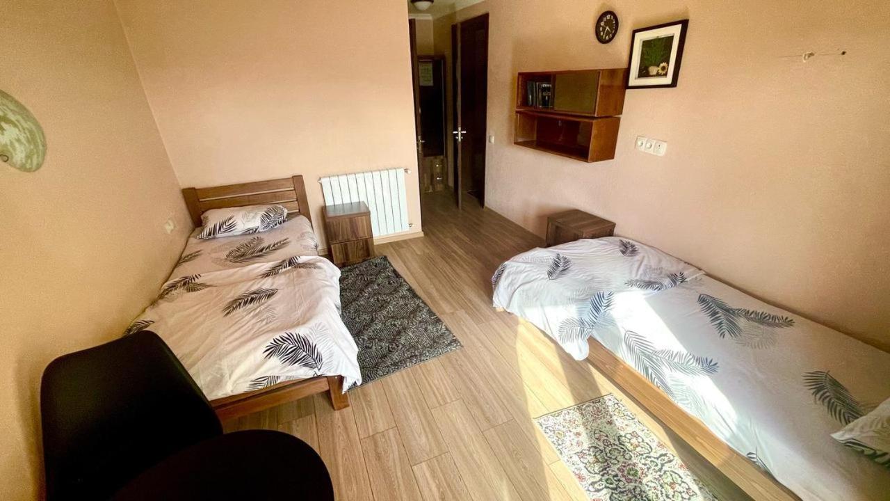 גודאורי Bismillah Hotel And Restaurent מראה חיצוני תמונה